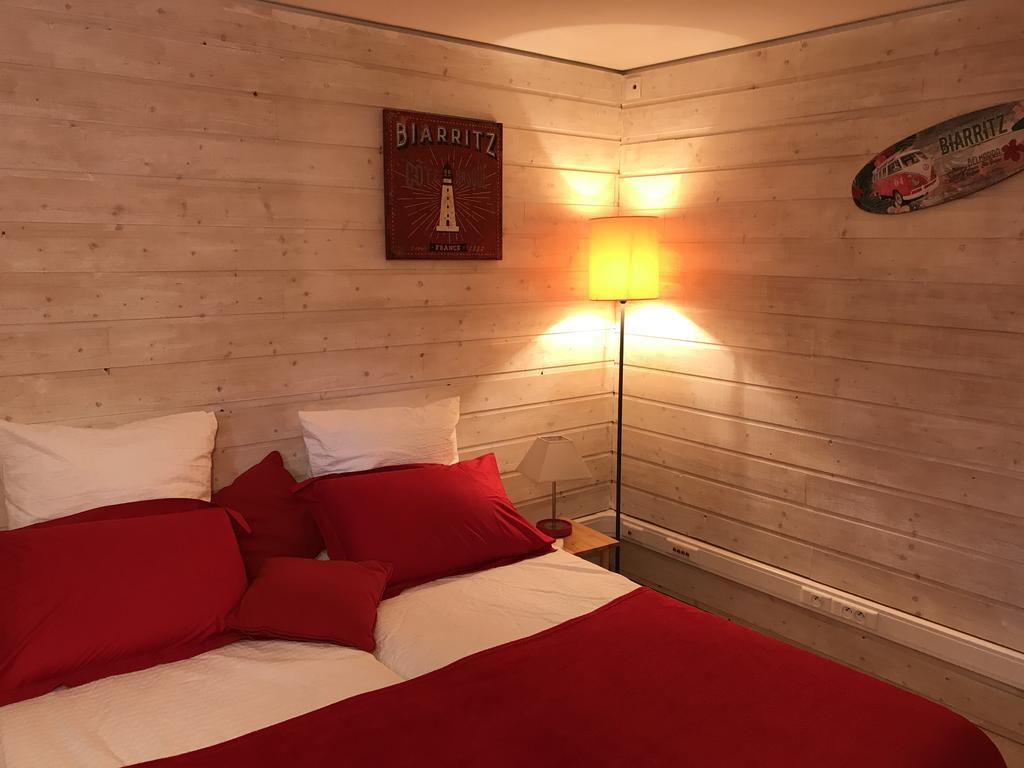 Bed and Breakfast Chez Phil Et Dom Биарриц Экстерьер фото